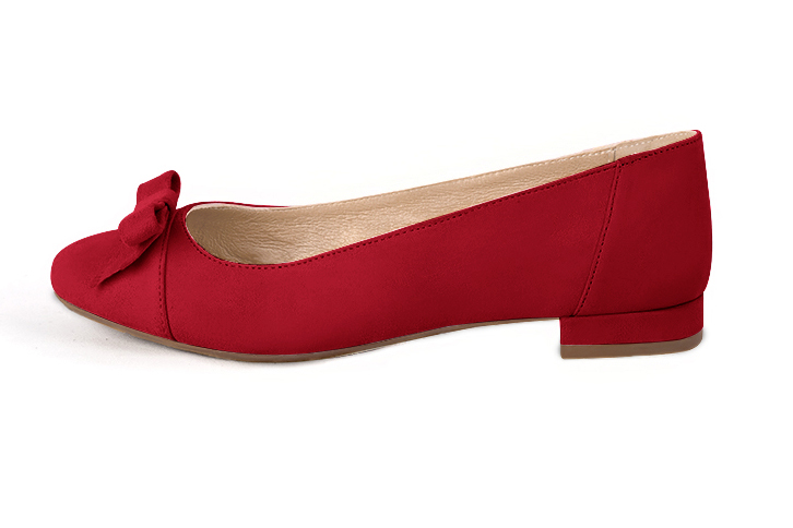 Cardinal red women's ballet pumps, with low heels. Round toe. Flat block heels. Profile view - Florence KOOIJMAN